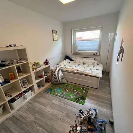 Grosses Einfamilienhaus + Garten 펜션 브라운슈바이크