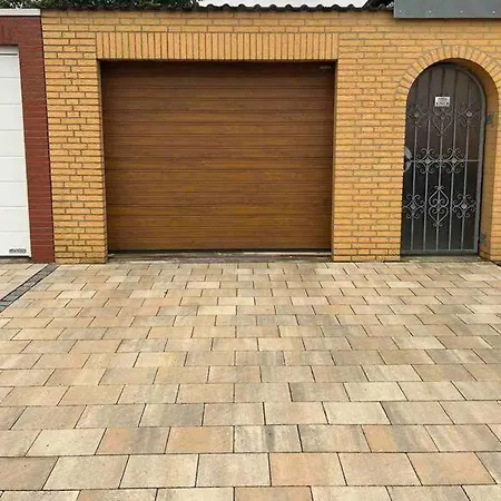 Grosses Einfamilienhaus + Garten 펜션 브라운슈바이크