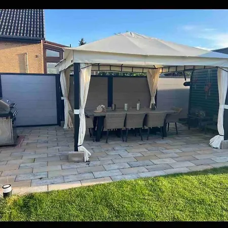 Holiday home Grosses Einfamilienhaus + Garten Braunschweig